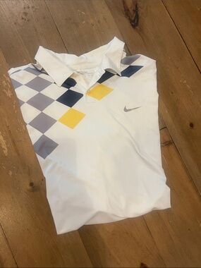 Nike Golf Men’s White Polo with Yellow, navy and Gray Diamond Pattern